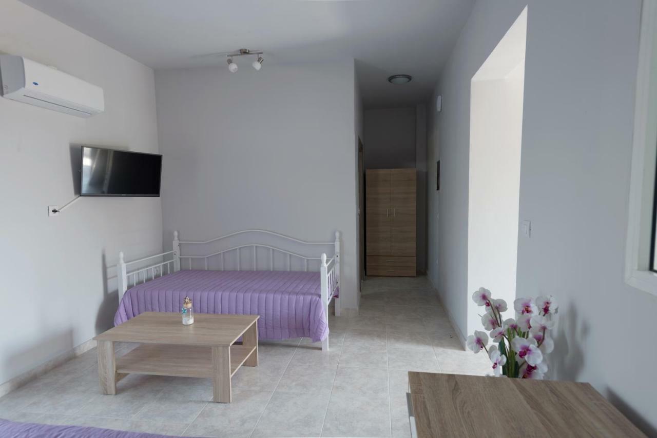 Paulsia Apartments Psinthos ภายนอก รูปภาพ